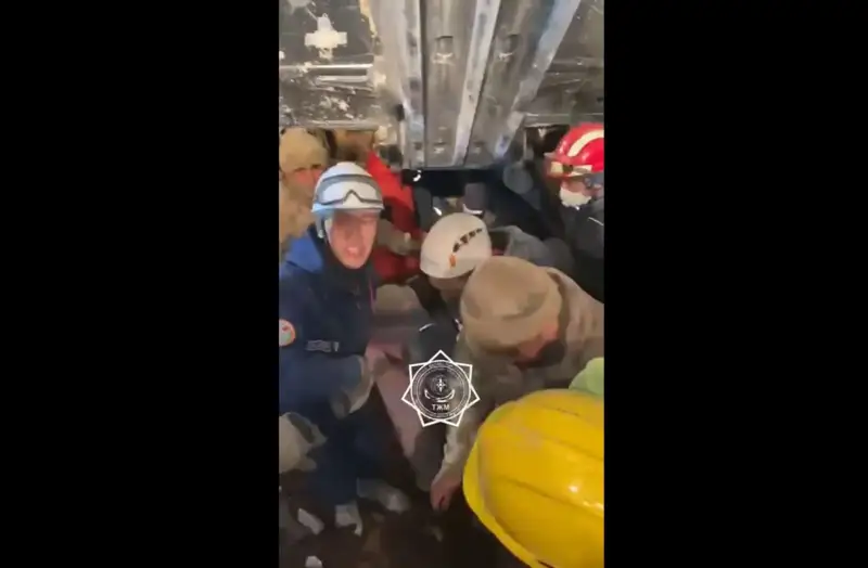 Қазақстандық құтқарушылардың Нурдагы қаласында үйінді астынан адамдарды алып шыққан видеосы жарияланды