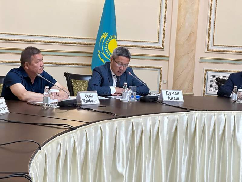 Басқа мемлекеттер ақпарат кеңістігін бөтенге бермейді – Серік Жанболат 