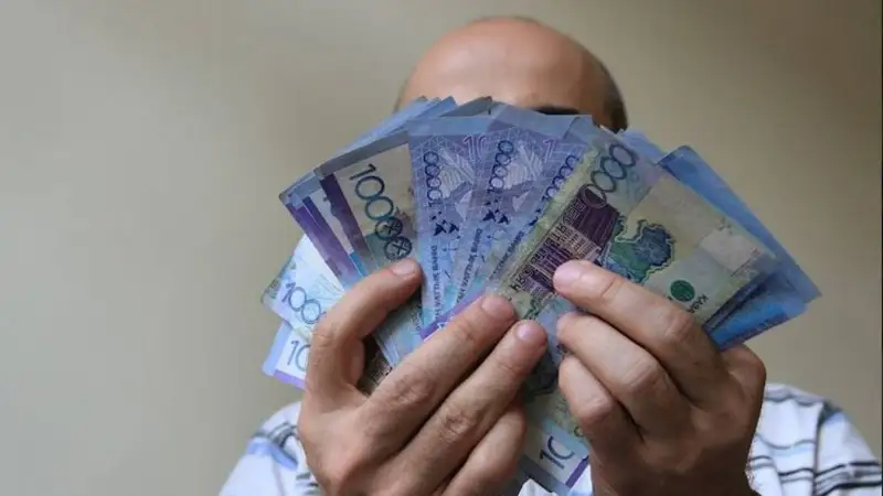 Алматыда зейнеткерлердің атынан заңсыз несие рәсімдеген күдікті анықталды