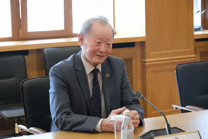 Алматы әкімі актер және режиссер Олег Лиге ІІ дәрежелі «Барыс» орденін тапсырды