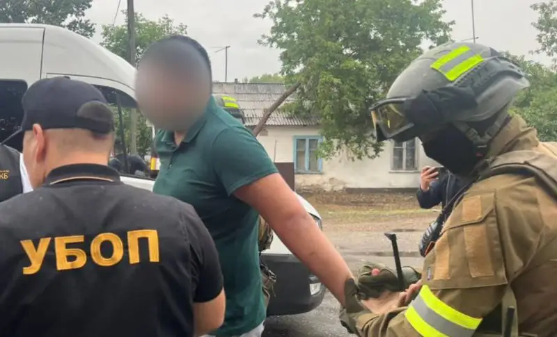 «Интимді фотоларыңды таратамын»: Семейлік тұрғынды танысы бопсалаған 