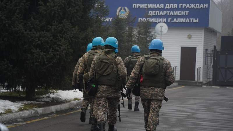 Алматыда содырлардың шабуылынан кейінгі полиция ғимараты көрсетілді (видео)