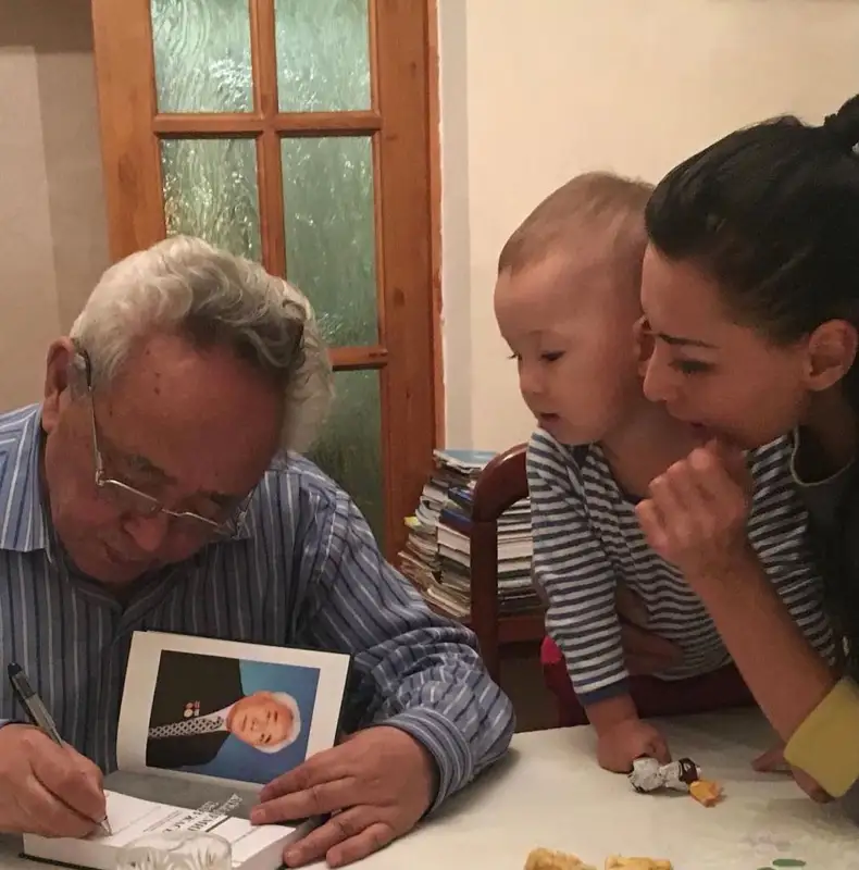Мәдина Сәдуақасова: Қабдеш Жұмаділов атамыз мені келініндей көрген жоқ