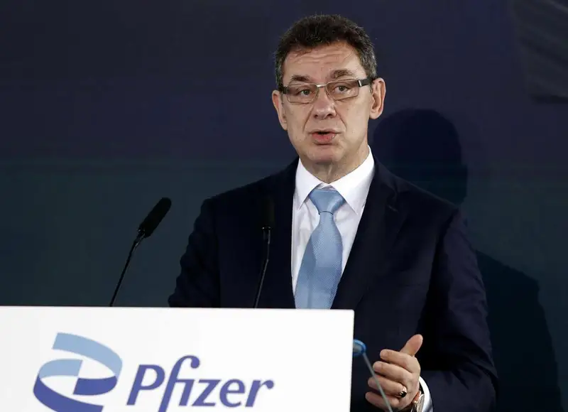 Төрт рет вакцина алған Pfizer компаниясының директоры коронавирус жұқтырды