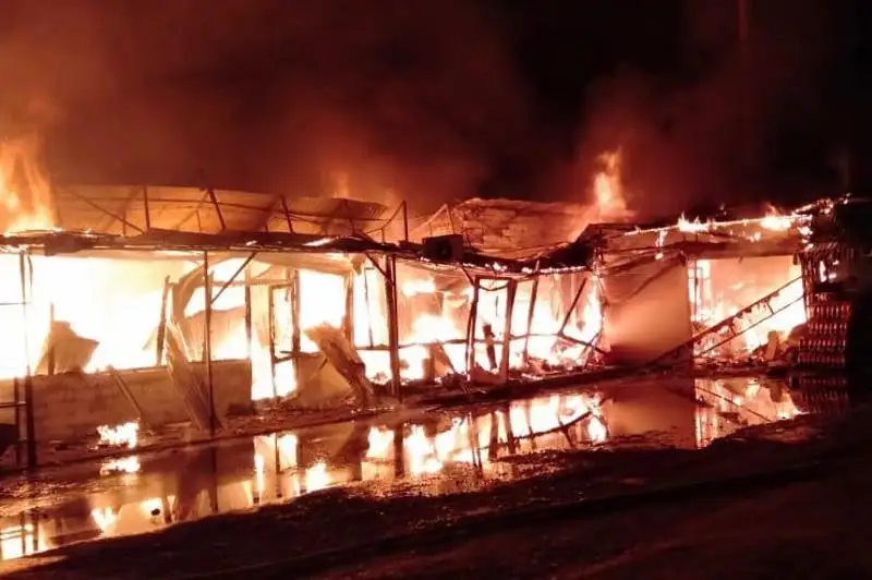 Сарыағаш қаласында азық-түлік дүкендері өртеніп кетті 