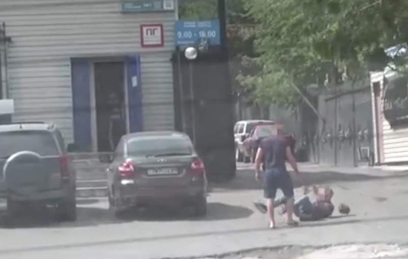 Теміртау тұрғынынан 2 млн теңге бопсалаған ер адам ұсталды
