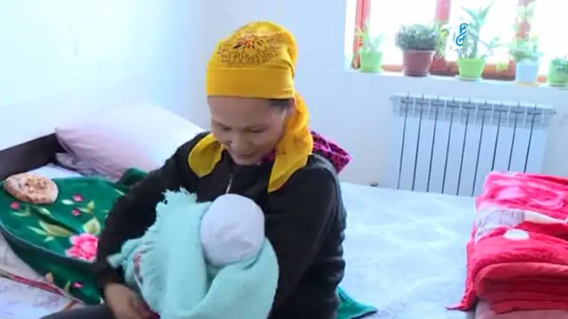 Келіншек 39 жасында 10 бала туған