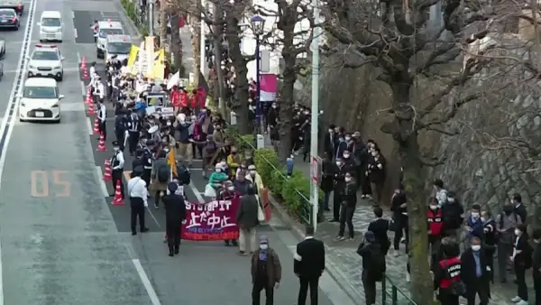 Жапония халқы Олимпиаданың өтуіне қарсы шеруге шықты