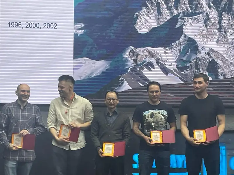 Верный шыңы: Альпинистер жайлы деректі фильм шықты