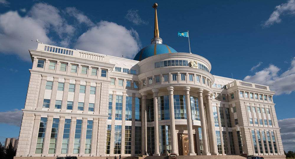 Ауыс-түйіс НЕГЕ Президент әкімшілігінен басталды?