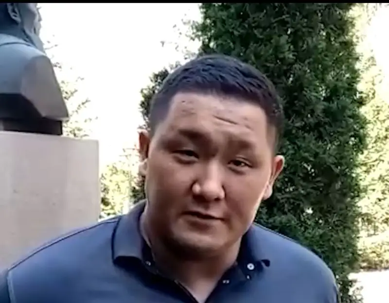 Серік Күдебаевтың ұлы әкесінің Қазақстанға өз еркімен оралғанын айтты (видео)