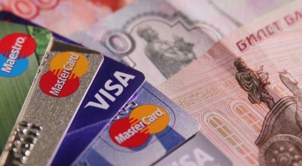 Visa мен Mastercard Ресейден кететінін жариялады