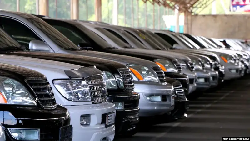 Қазақстанда мемлекеттік органдарға үш жыл автокөлік және жиһаз сатып алуға тыйым салынды