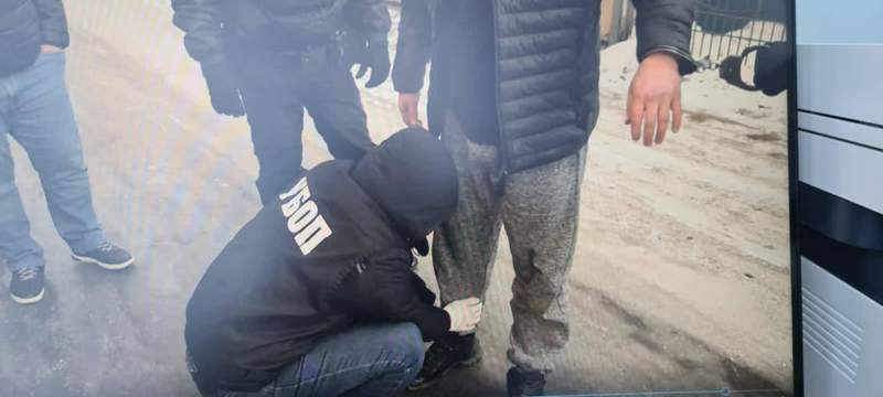 БҚО-да екі жыл бойы тұрғындарды қорқытып, ақша бопсалап келген екі азамат ұсталды 