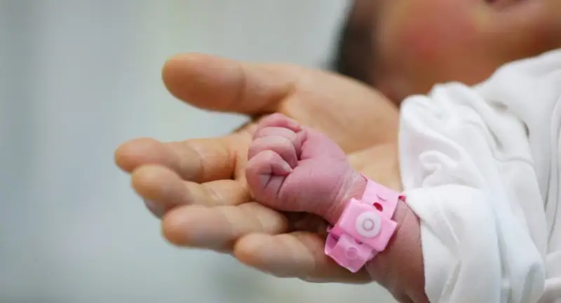 Жаңа туған 124 нәресте анасынан вирус жұқтырған