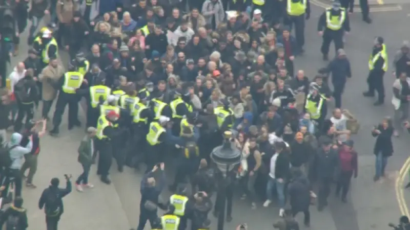 Локдаунға қарсы шеру өтті