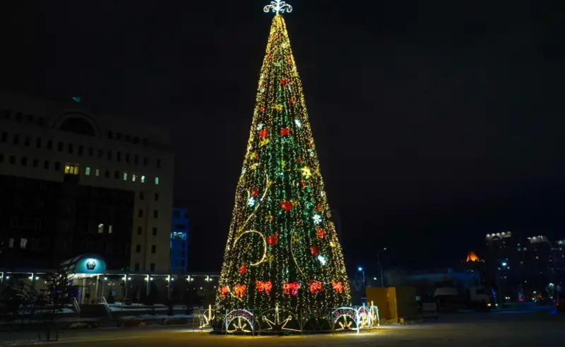 Еліміздің жаңажылдық бас шыршасы жағылды