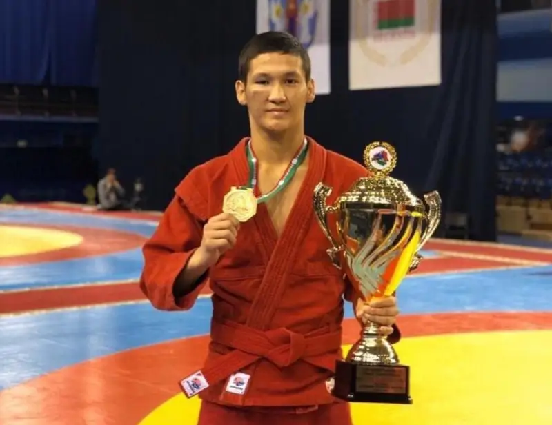 Атыраулық палуан әлем чемпионатынан күміс еншіледі