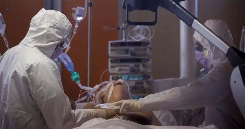 Италияда бір тәулікте мыңға жуық адам көз жұмды