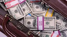 Шенеуніктерге шетелде шот ашуға заң жүзінде тыйым салынды