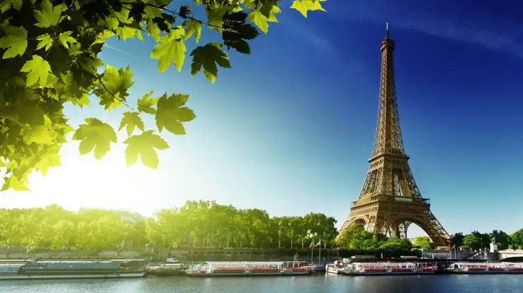 Бүгін Эйфель мұнарасы жабылды