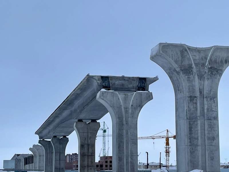 LRT бағандарының бірі қисайып кеткен 
