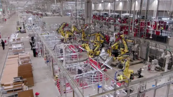 Қытайдың өндіріс қарқыны соңғы үш жылда ең жоғары көрсеткішке жетті