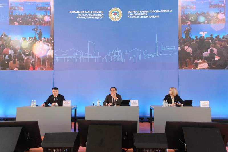 Досаев: Коммуналдық инфрақұрылымды жаңғырту өзекті мәселе болып қала береді