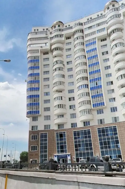 Алматыда 15 жастағы бала 18-қабаттан құлап қайтыс болды