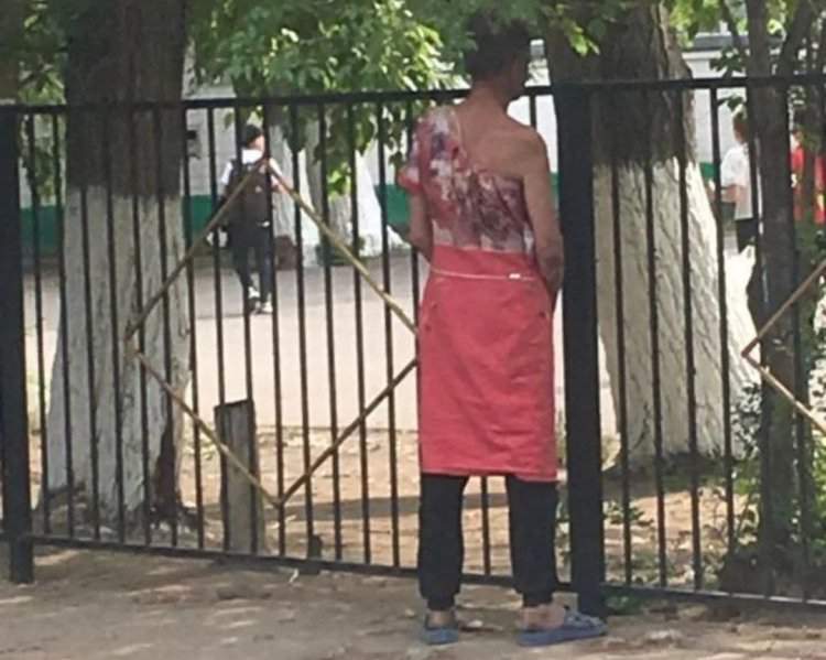 Павлодарда балаларды сырттай бақылап жүрген ер адам қолға түсті