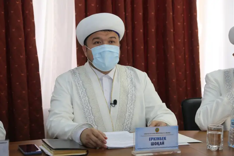 Еркінбек Шоқай шенеунік пе, имам ба?