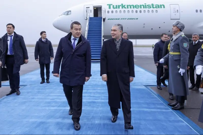 Астанаға Түрікменстан Халық Мәслихатының төрағасы Гурбангулы Бердімұхамедов келді