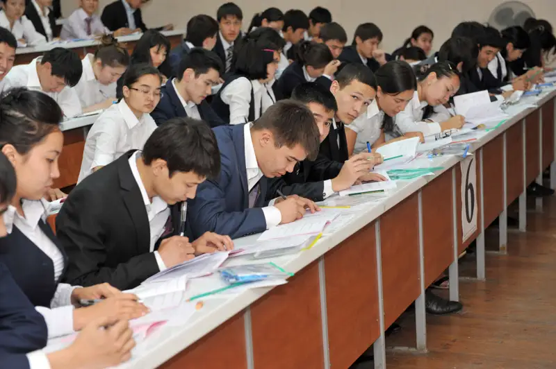 Министр жауап берді: ҰБТ мерзімі өзгере ме? 