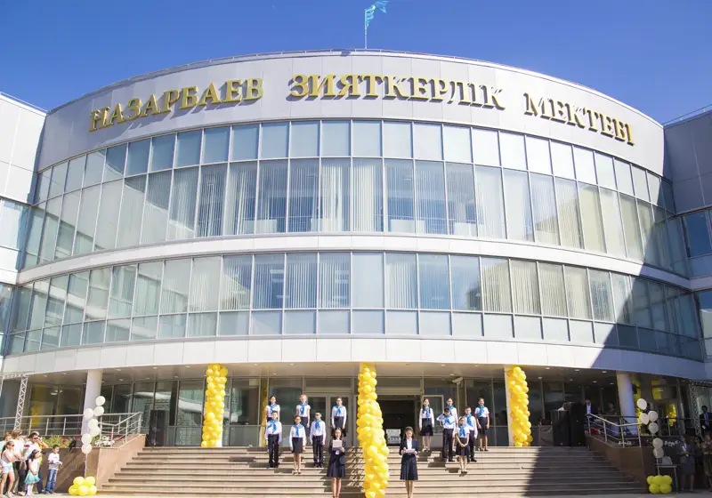Назарбаев Зияткерлік мектептерінде қазақ сыныптары НЕГЕ қысқарды?