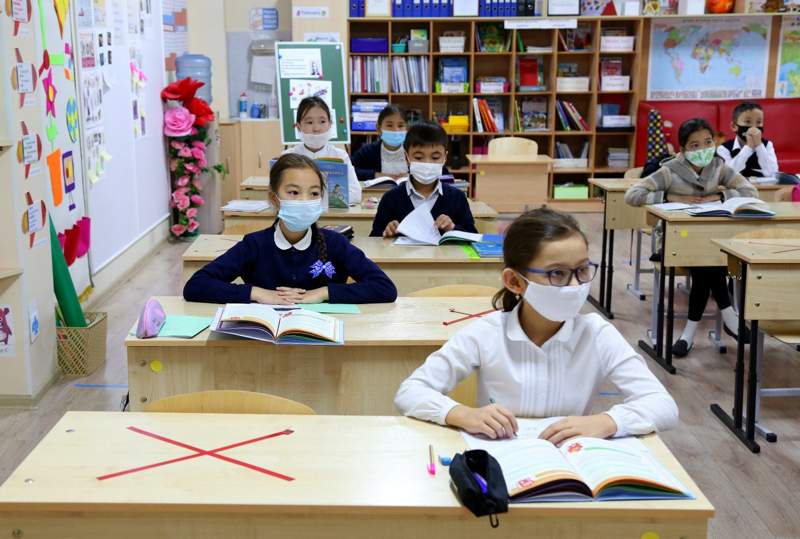 Қазақстанда 241 сынып карантинге кетті