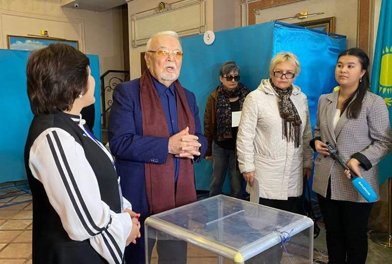 Асанәлі Әшімов дауыс берді