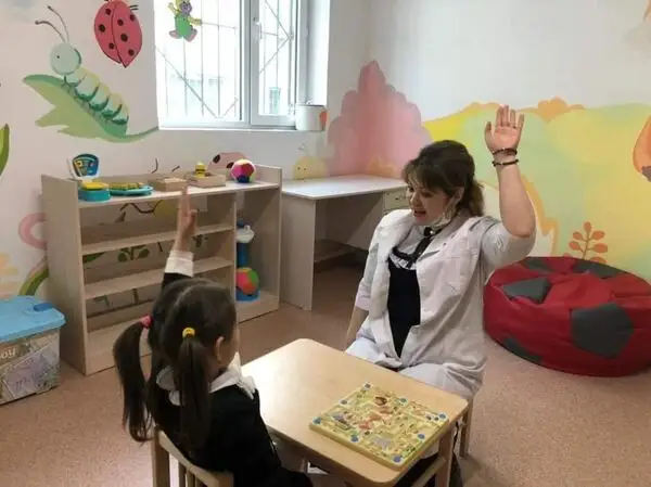 Шымкент: Аутизмі бар балалар тегін емделіп жатыр