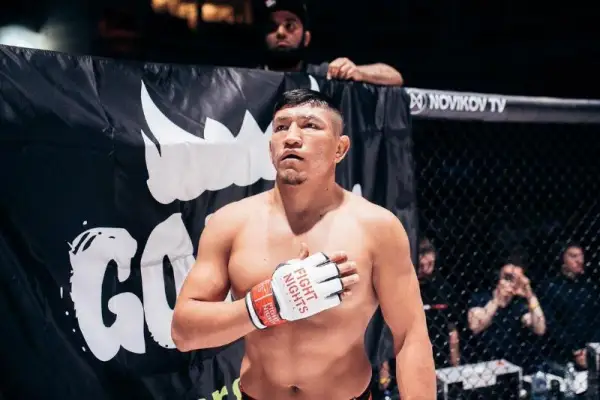 Қуат Хамитов қарсыласын қылқындыру әдісімен жеңді  