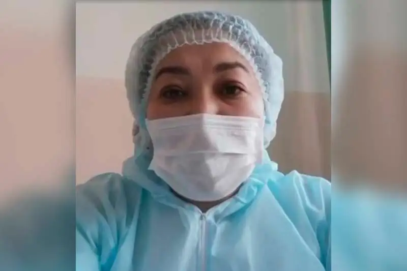«Талып қалғаным жоқ»: Талдықорғанда вакцина алған медбике видеоүндеу жариялады 