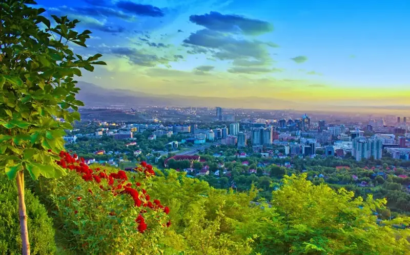 Ереуіл қала ортасында өтеді