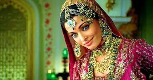 Болливуд жұлдызы Айшвария Рай коронавируспен ауруханаға түсті