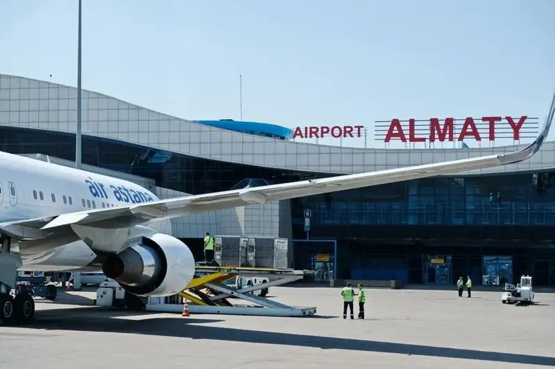 Оңтүстік Корея азаматына ұшақ бортында темекі шеккені үшін 50 АЕК айыппұл салынды 