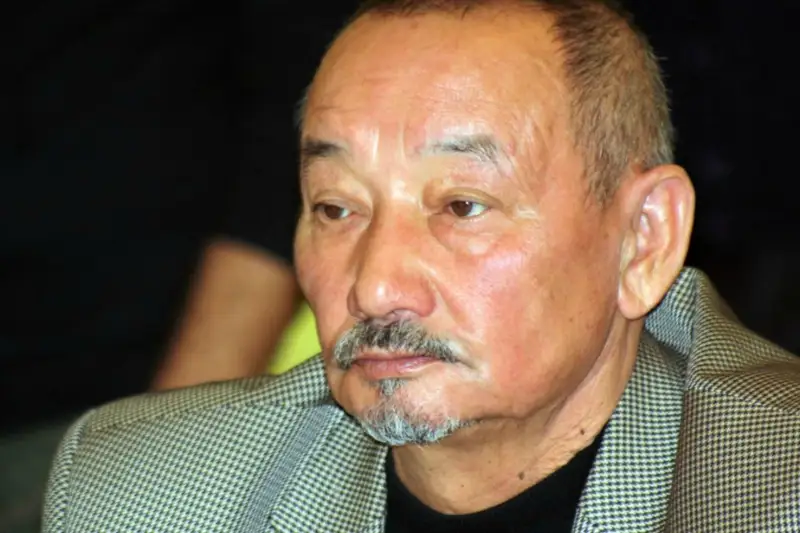 Темірхан МЕДЕТБЕК, ақын: ЖАҢАӨЗЕН мен ҚАҢТАР оқиғасының шындығын түбінде ТОҚАЕВ айтады