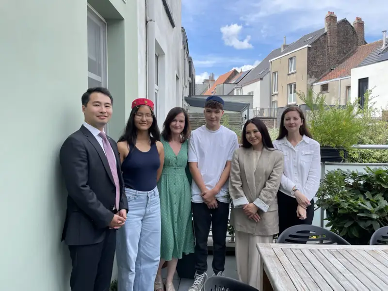 Мен сенен сол жерде секс сұраймын Қызыл шаштың ең әдемі минет өнері