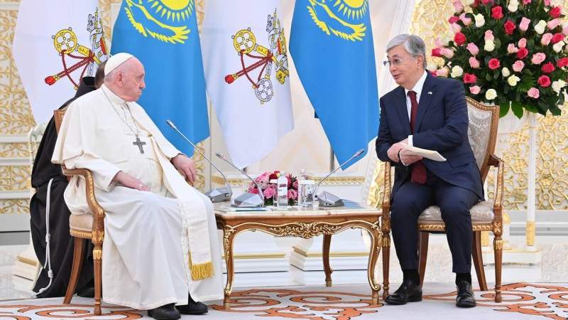 Тоқаев пен Рим Папасы екіжақты кездесу өткізді