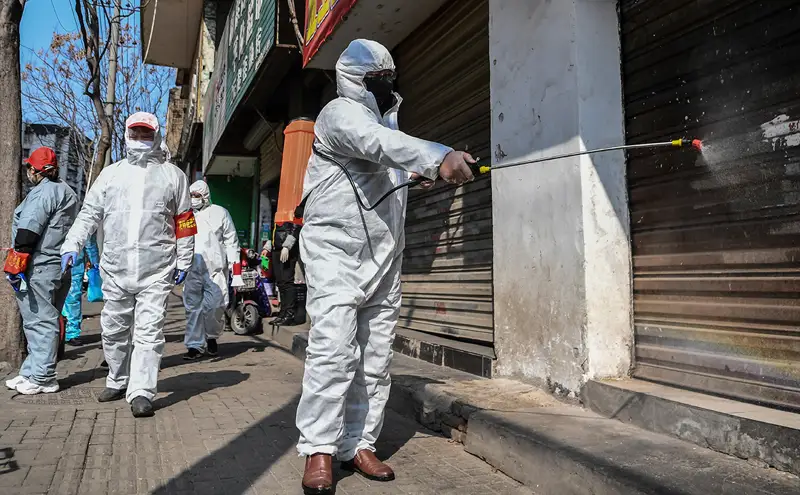 Қытайда бір тәулікте 15 мың адам вирус жұқтырған 