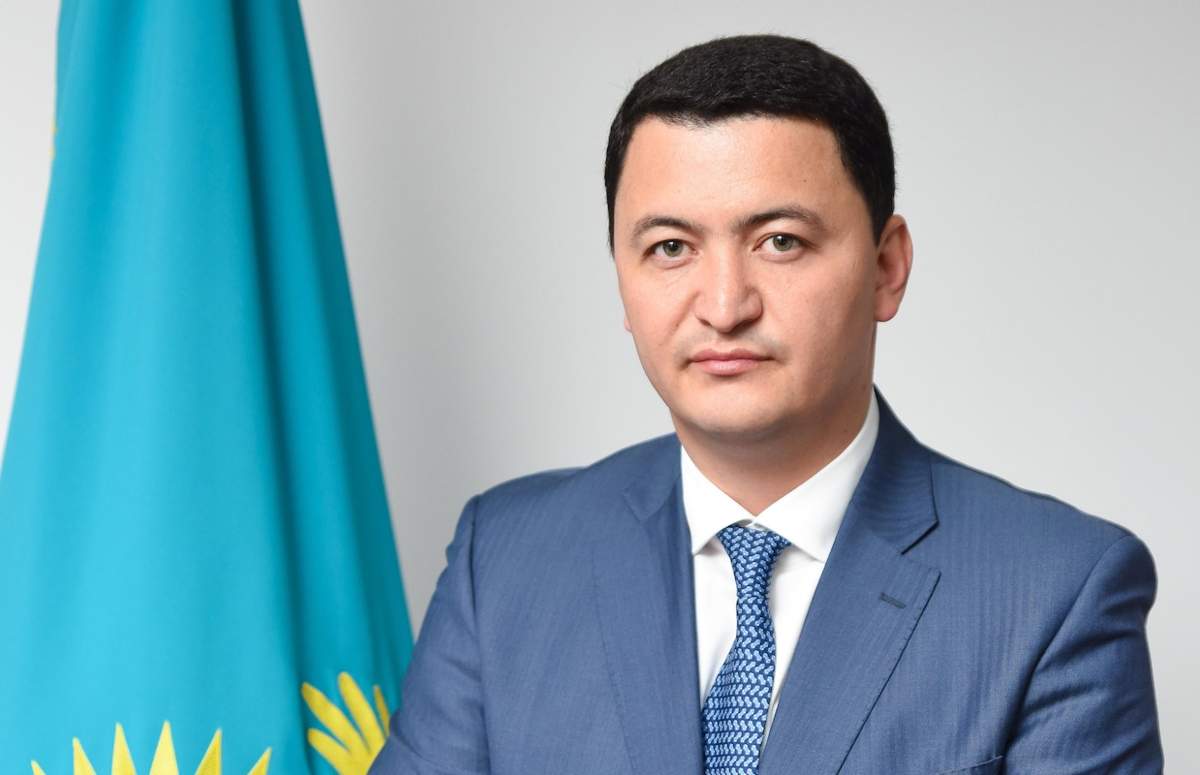 Надыров қайда жұмыс істеп жүр?