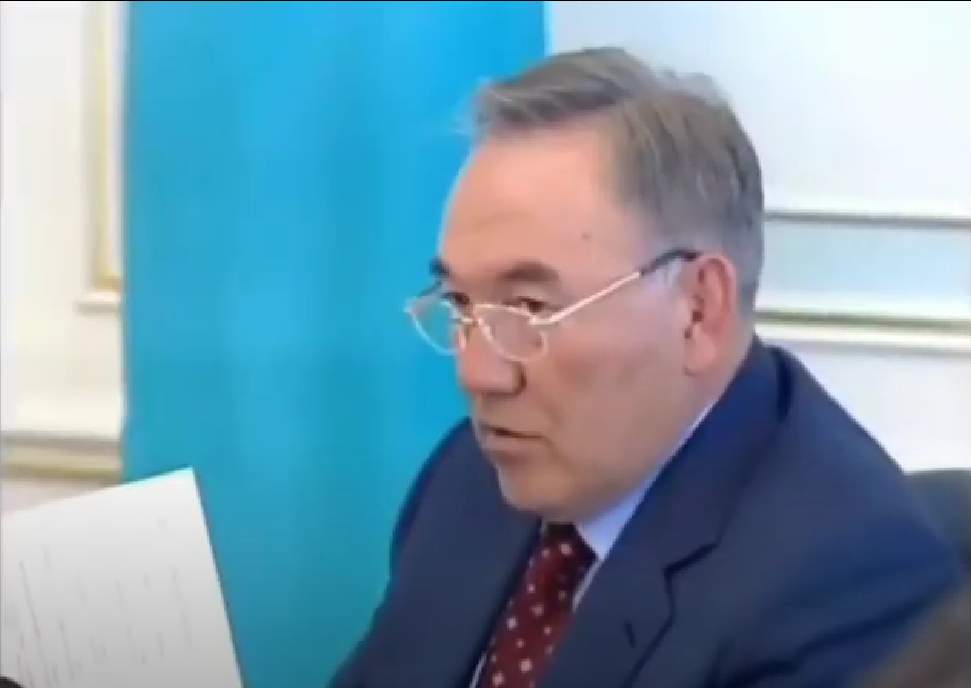 Нұрсұлтан Назарбаевтың бизнесмендермен кездескен ескі видеосы жарияланды