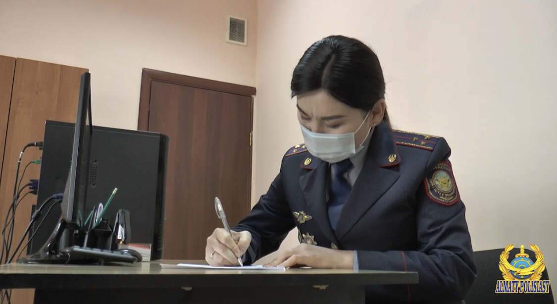 Алматыда болған жайттарды полицей өлең жолдарымен баяндады (видео)
