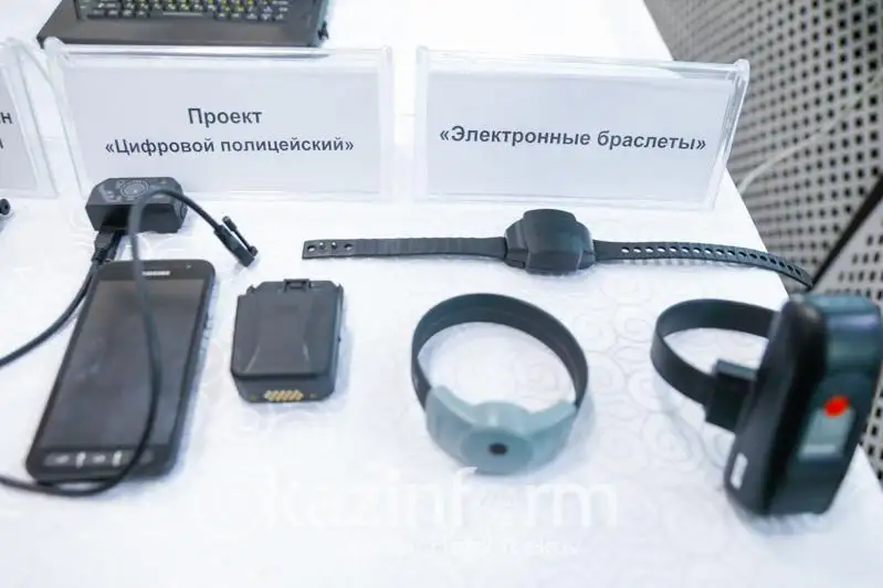 Істі болғандар электронды білезік арқылы бақыланады